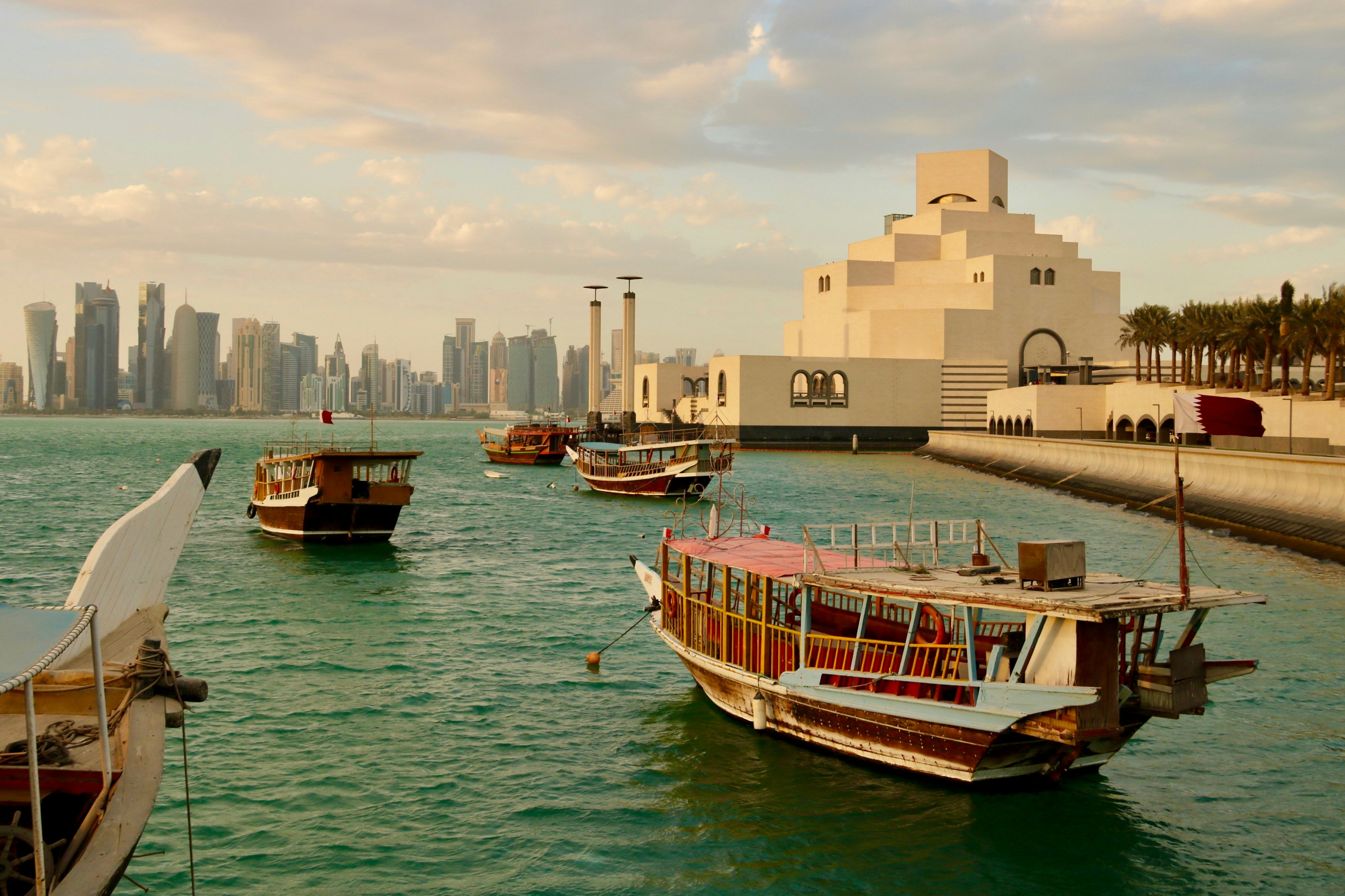 Discover Doha City Tour with Local Guide and Dhow Cruise
